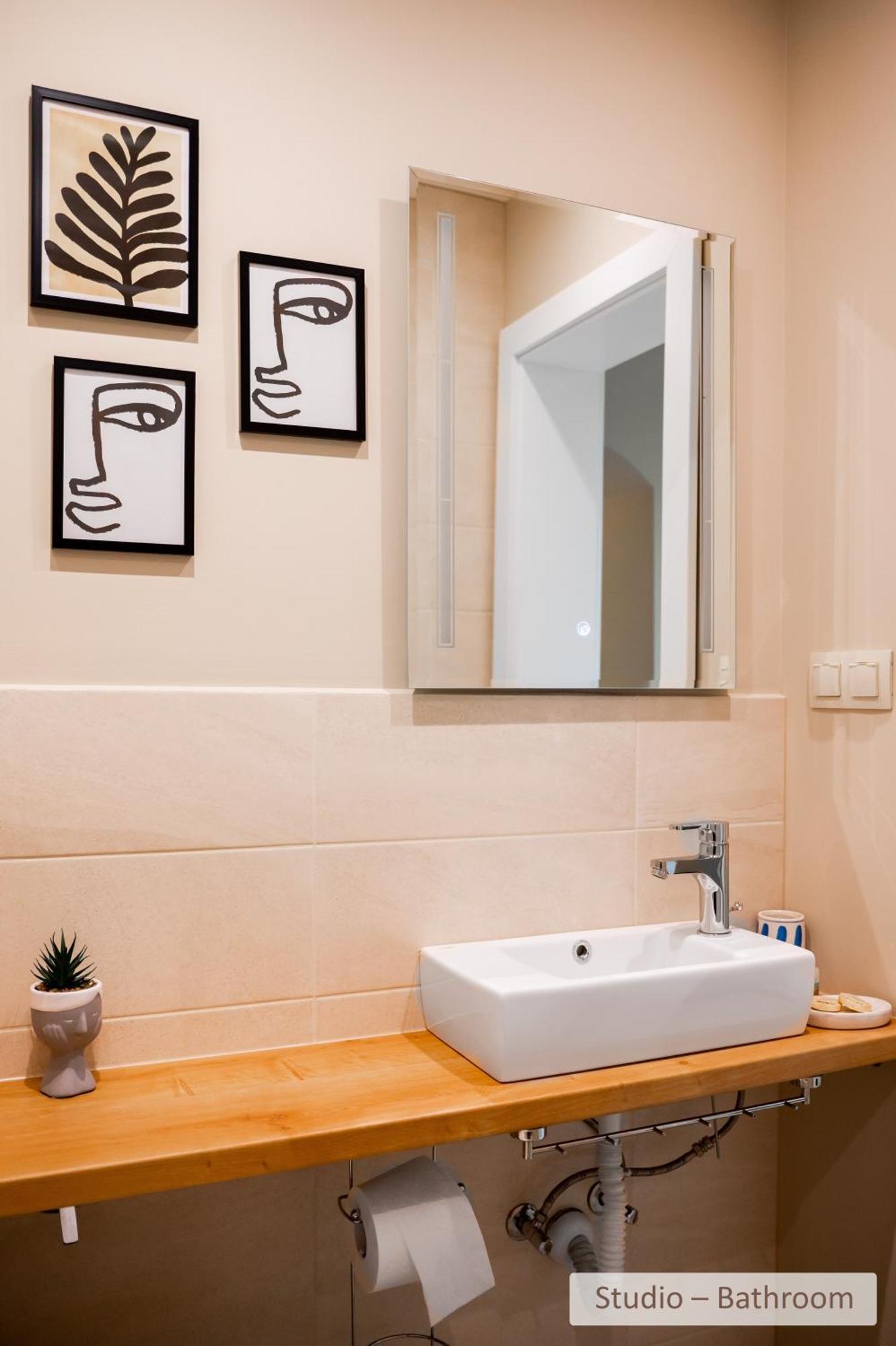 Super Central Stylish Suite & Studio With Shared Terrace By Flat Mаnager Sofia Bagian luar foto